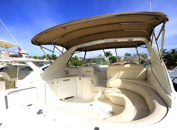 Sea Ray 425 | Champagne Girl