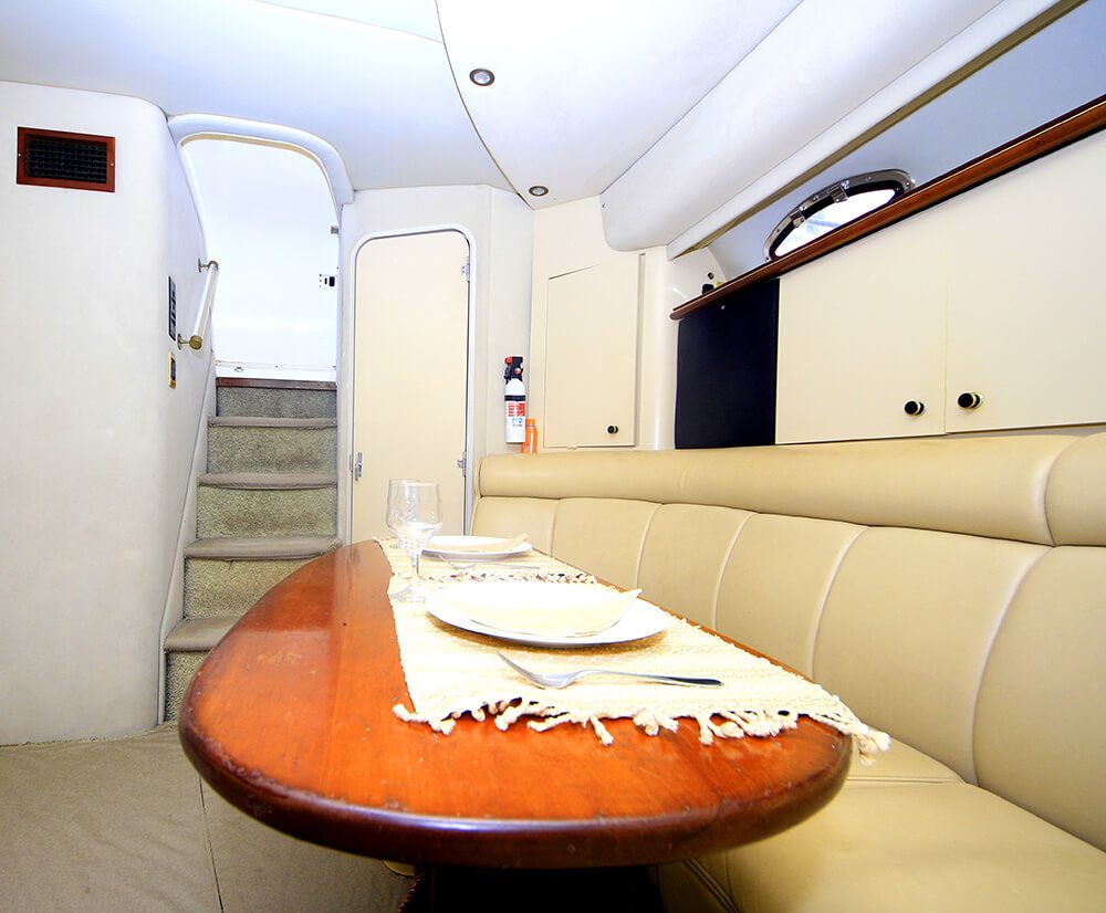 Sea Ray 425 | Champagne Girl