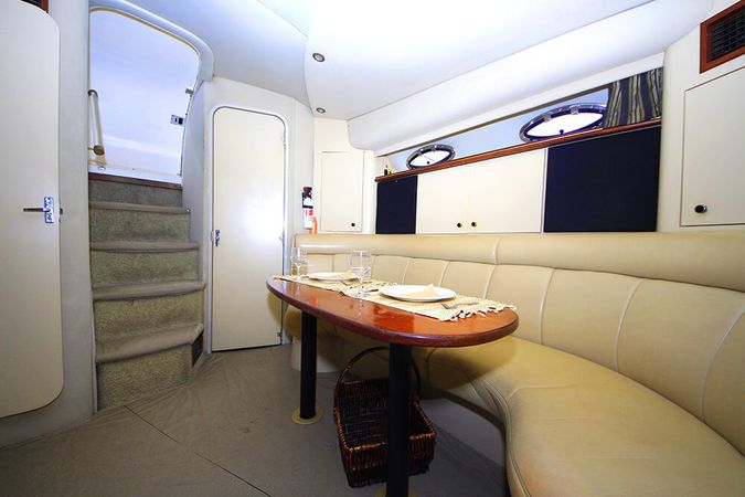 Sea Ray 425 | Champagne Girl