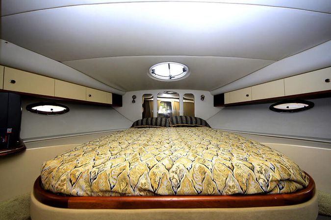 Sea Ray 425 | Champagne Girl