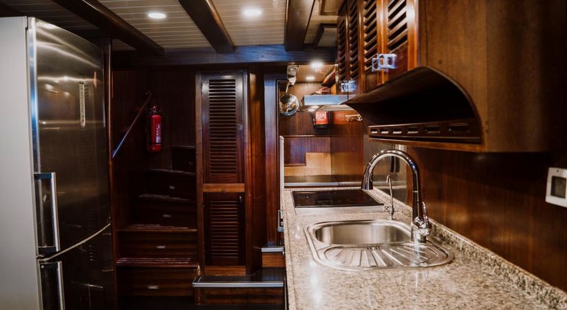 Gulet 89 | Capricorn 1