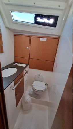 Bavaria Cruiser 46 | Spring Dolphin