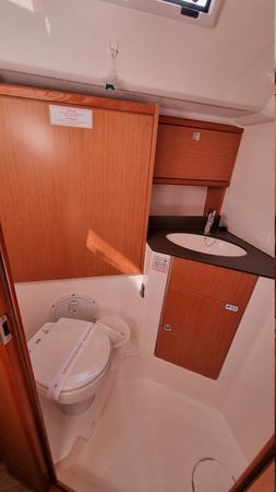 Bavaria Cruiser 46 | Spring Dolphin