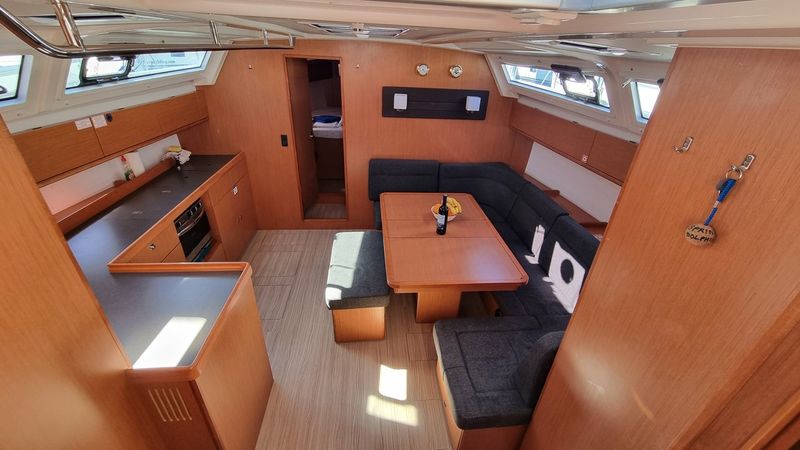 Bavaria Cruiser 46 | Spring Dolphin
