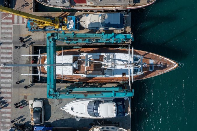 Porsius Motorsailer | White Star