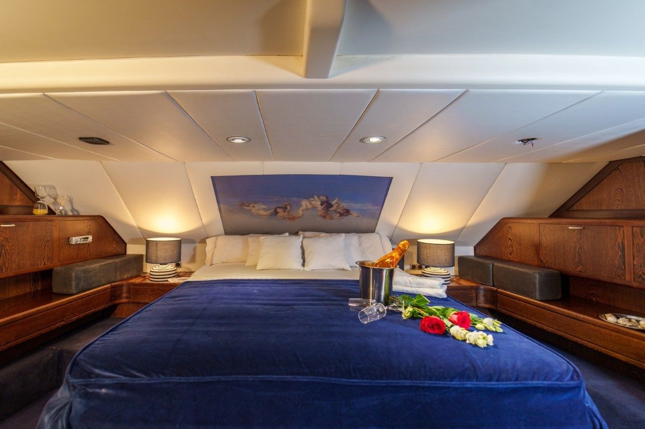 Porsius Motorsailer | White Star