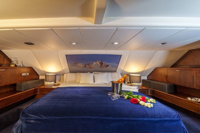 Porsius Motorsailer | White Star