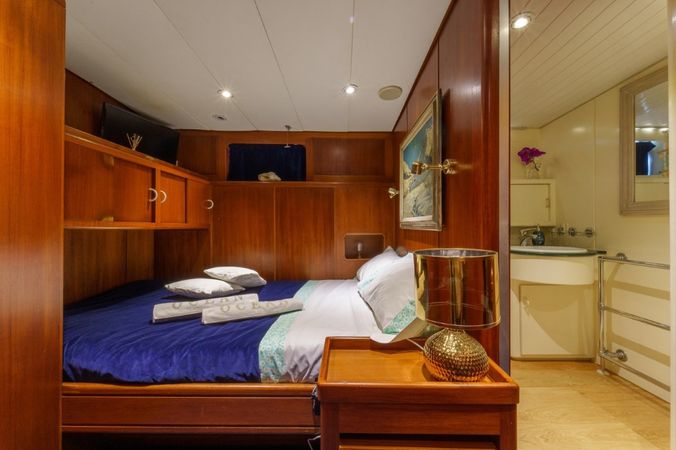 Porsius Motorsailer | White Star