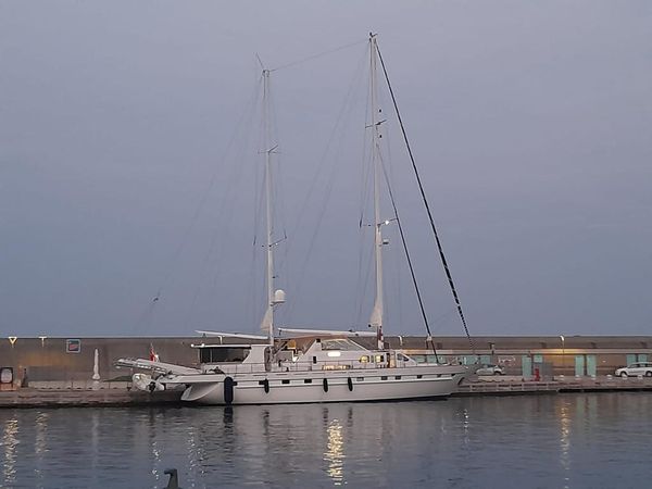 Porsius Motorsailer | White Star