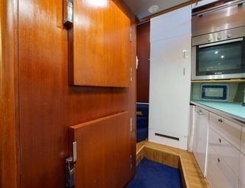 Porsius Motorsailer | White Star