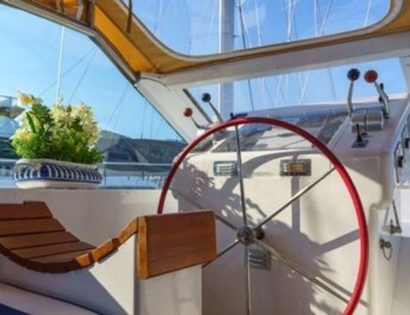 Porsius Motorsailer | White Star