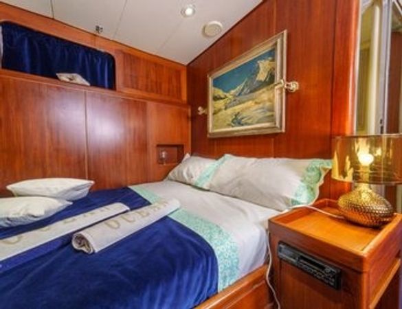 Porsius Motorsailer | White Star