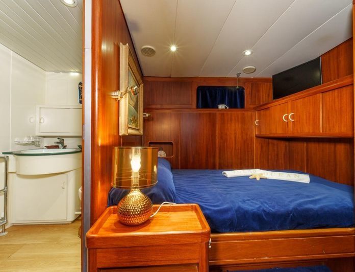 Porsius Motorsailer | White Star