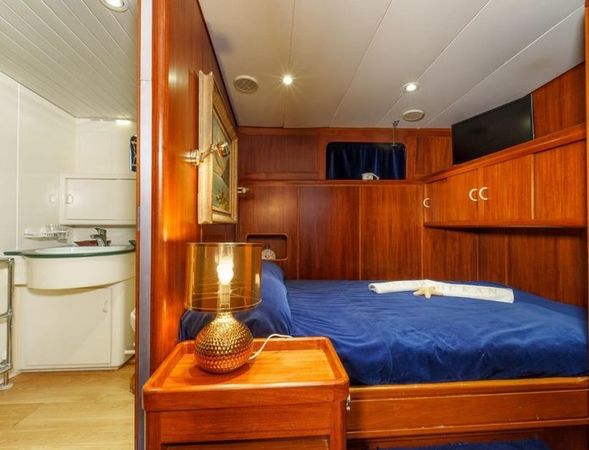 Porsius Motorsailer | White Star