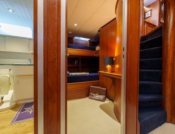 Porsius Motorsailer | White Star