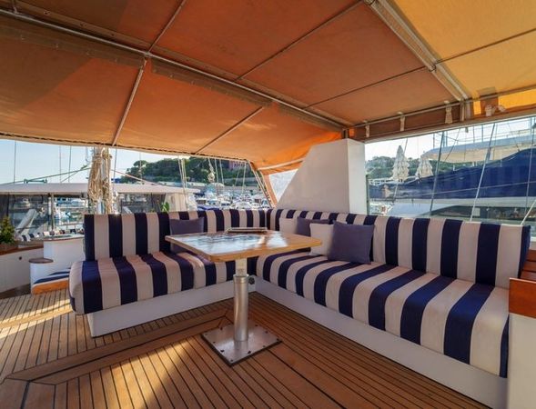 Porsius Motorsailer | White Star