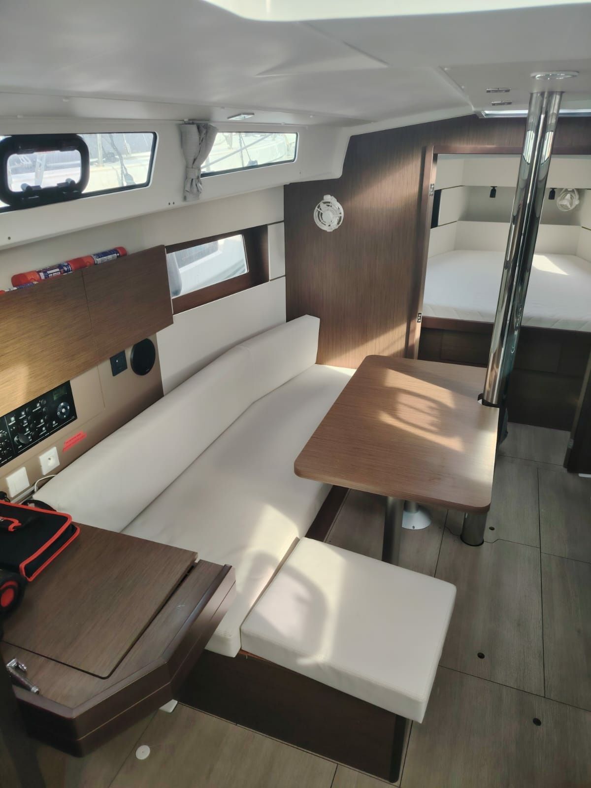Beneteau Oceanis 38.1 | Diana