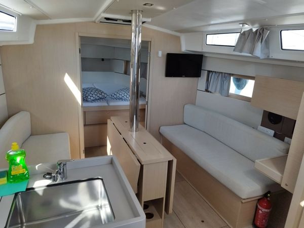 Beneteau Oceanis 38.1 | Lukas