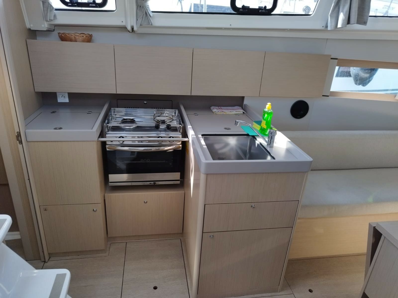 Beneteau Oceanis 38.1 | Lukas