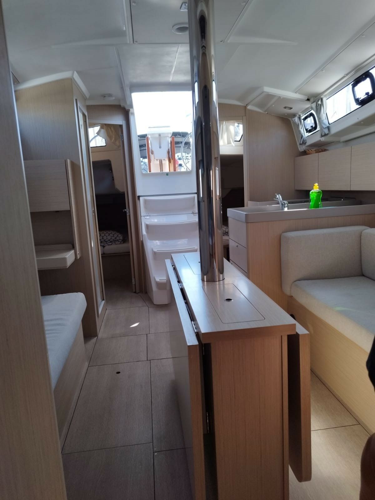 Beneteau Oceanis 38.1 | Lukas