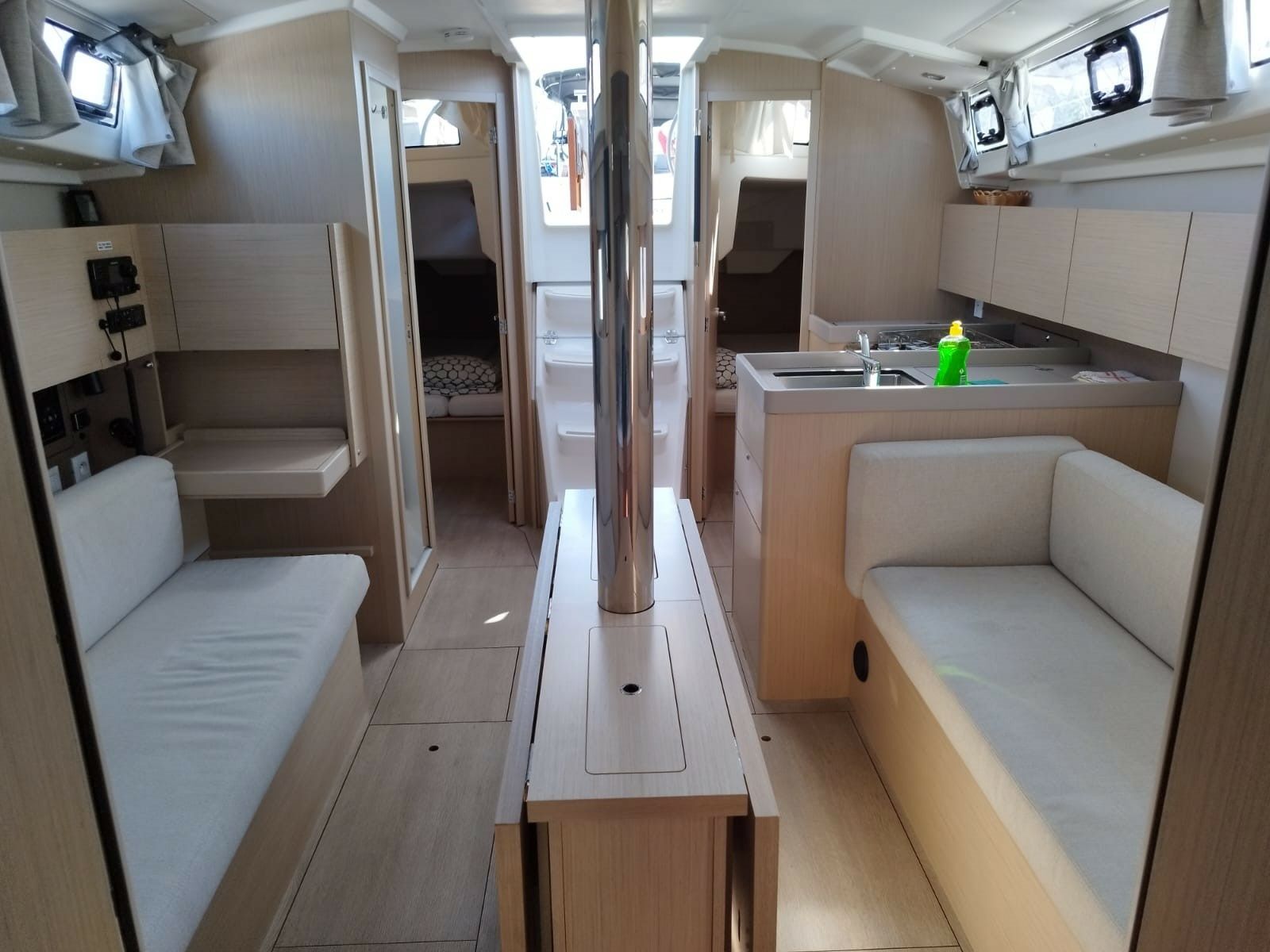 Beneteau Oceanis 38.1 | Lukas