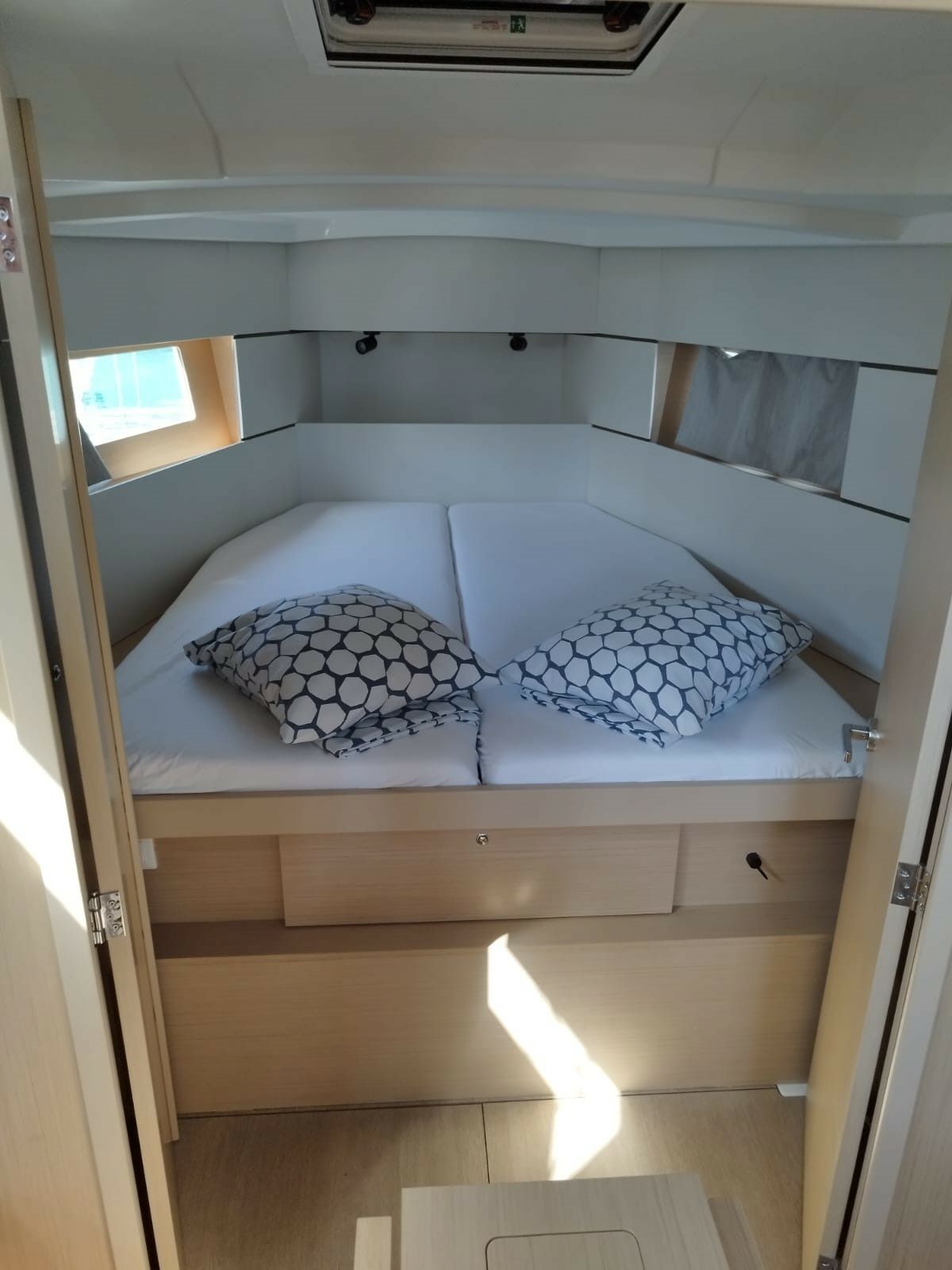 Beneteau Oceanis 38.1 | Lukas