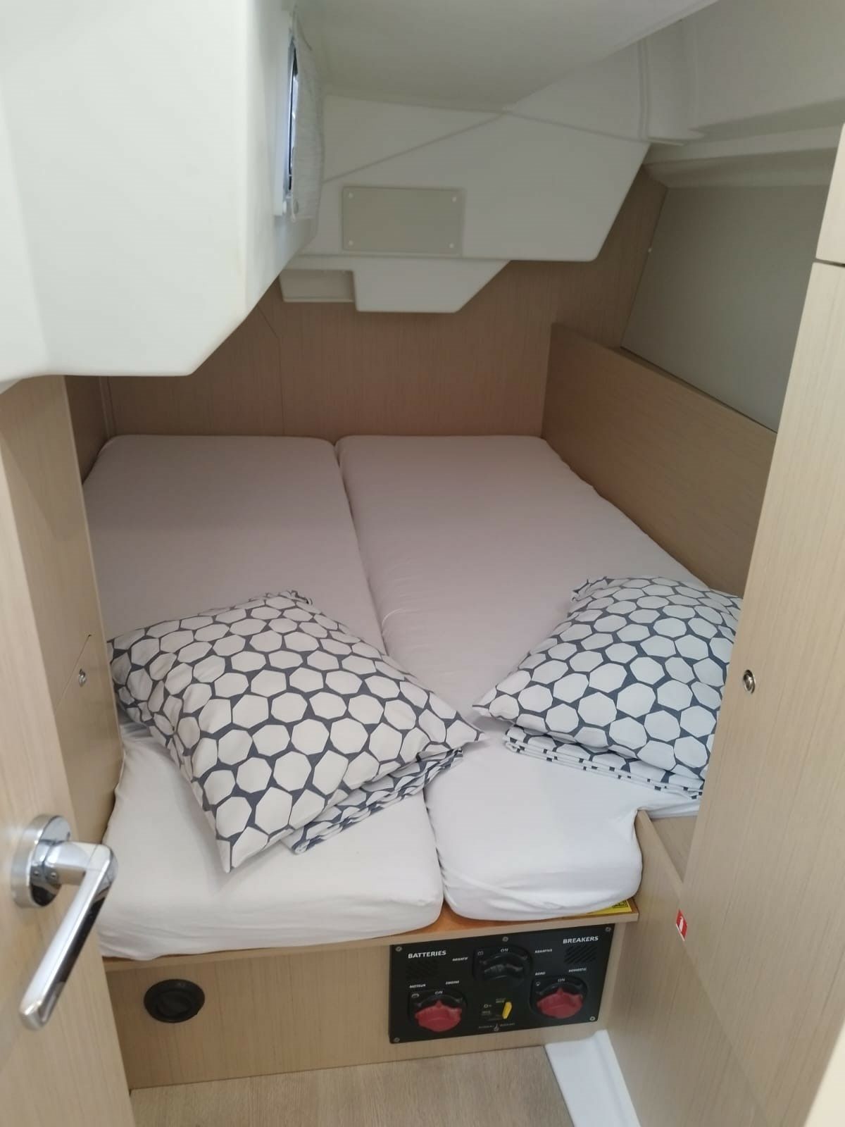 Beneteau Oceanis 38.1 | Lukas