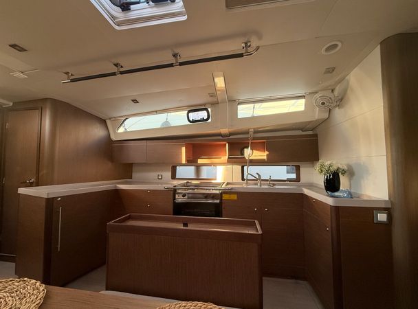 Beneteau Oceanis 46.1 | Athena 2