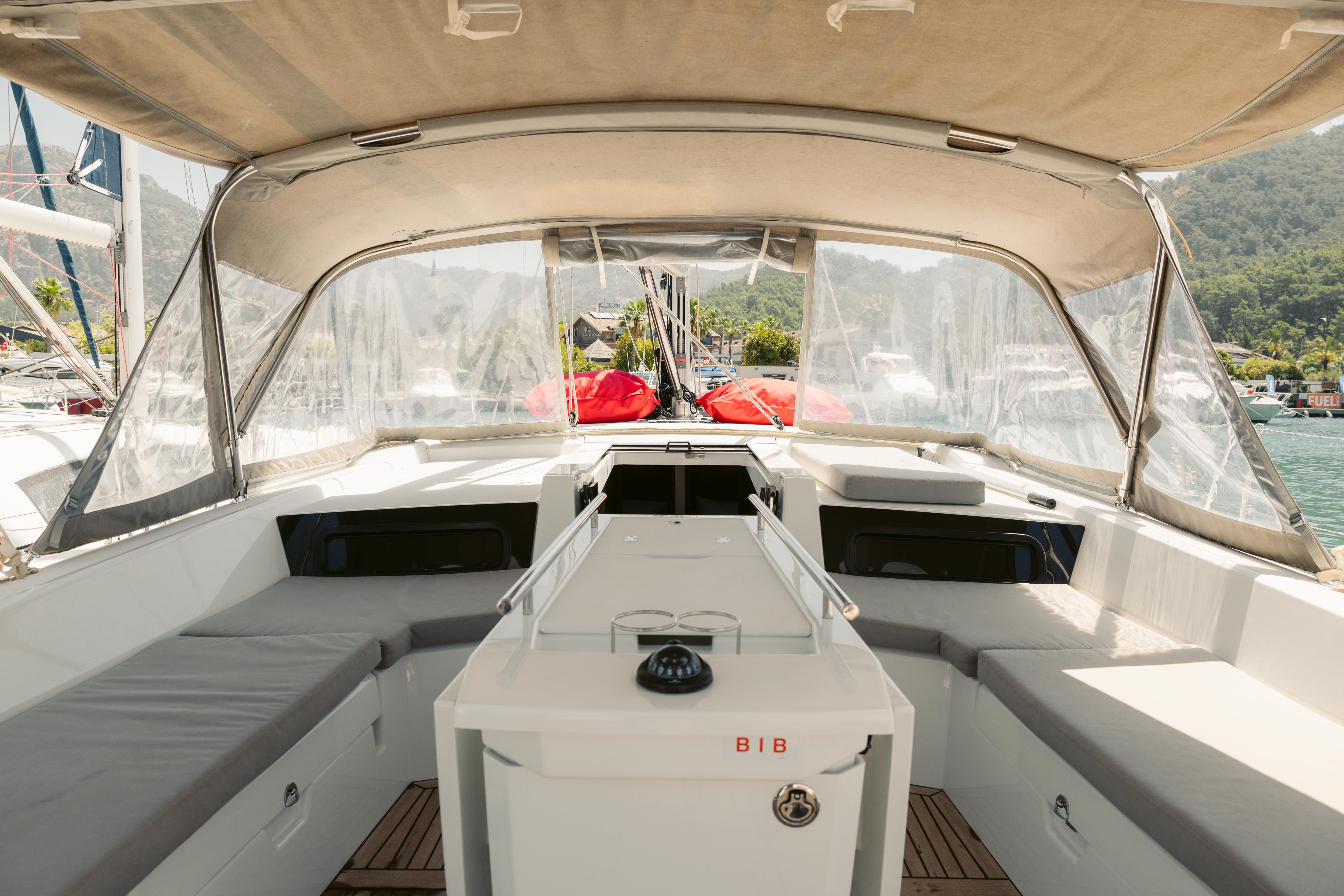 Beneteau Oceanis 46.1 | Athena 2