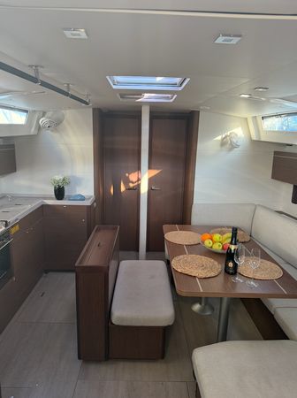 Beneteau Oceanis 46.1 | Athena 4