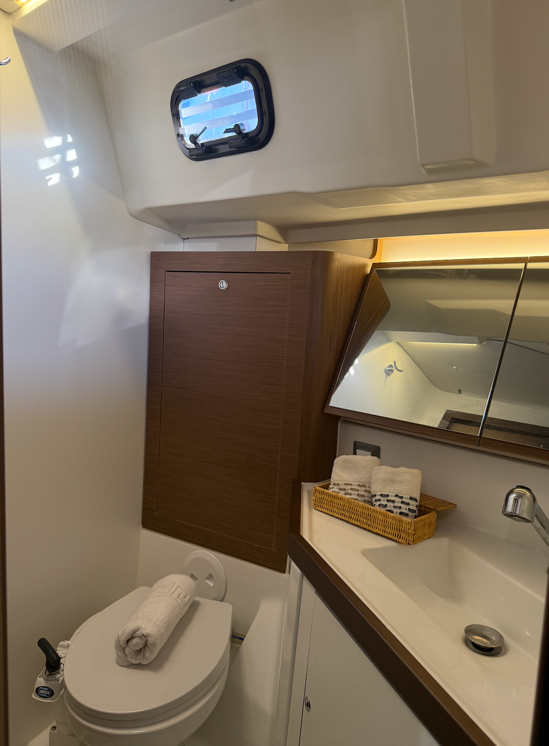 Beneteau Oceanis 46.1 | Athena 5