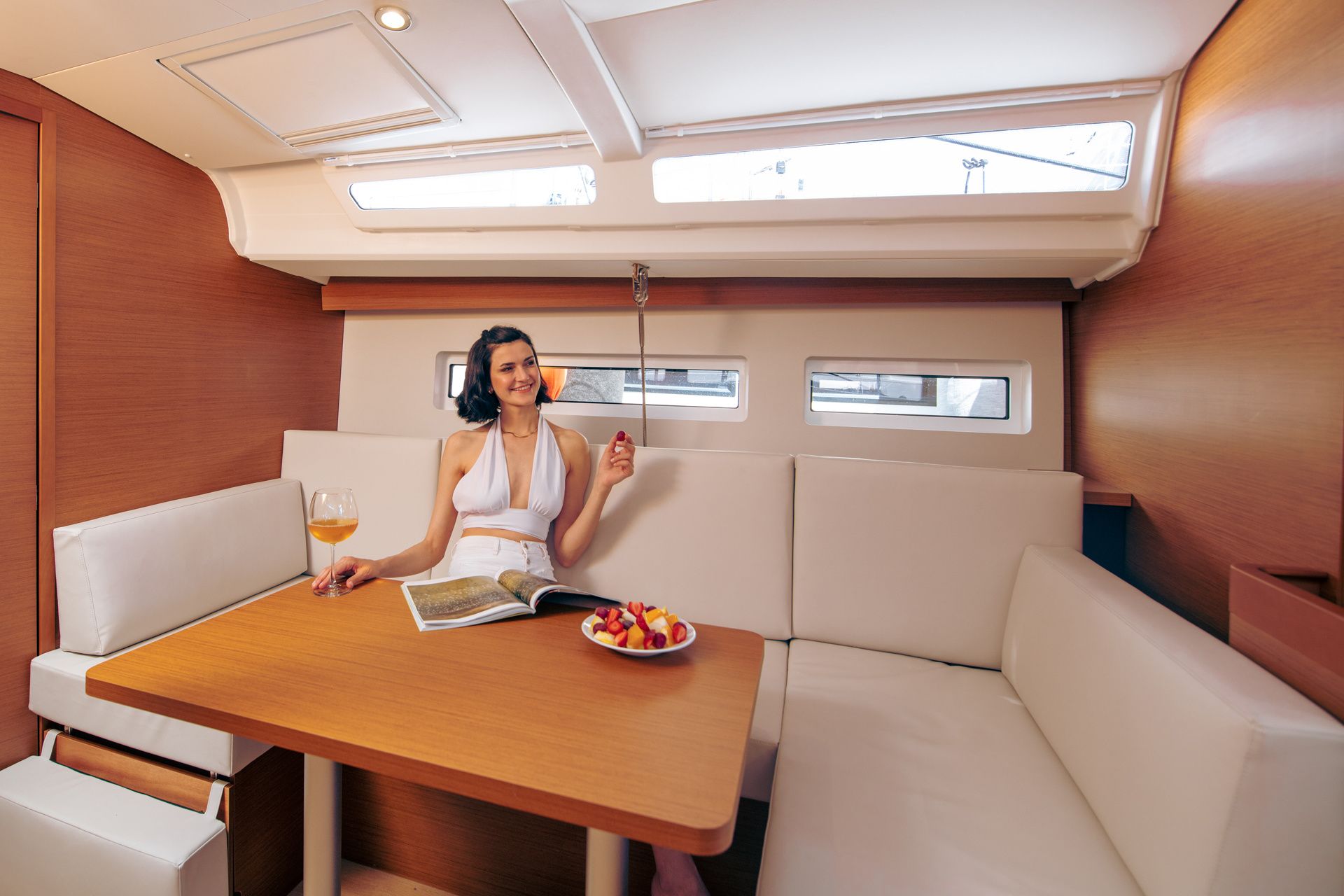 Jeanneau Sun Odyssey 440 | White Rabbit