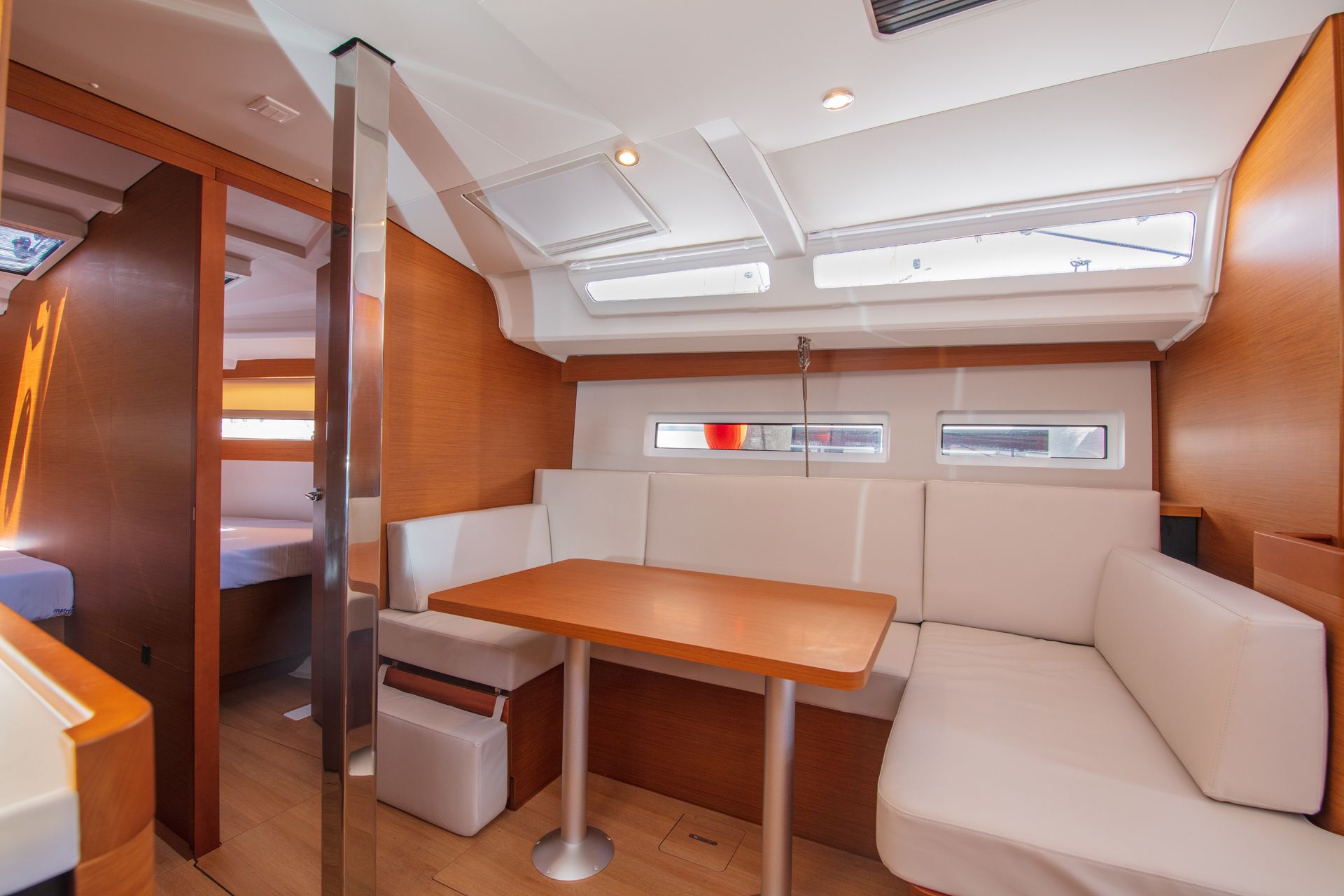 Jeanneau Sun Odyssey 440 | White Rabbit