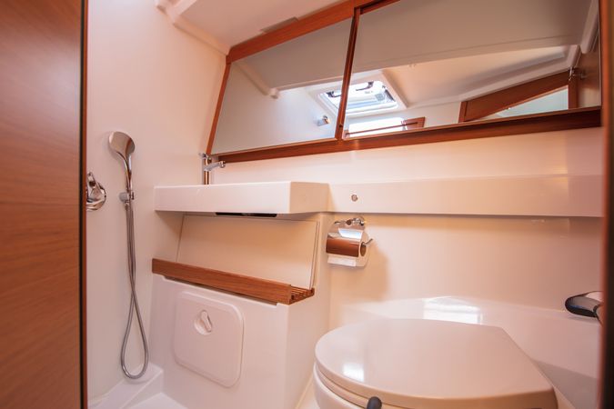 Jeanneau Sun Odyssey 440 | White Rabbit