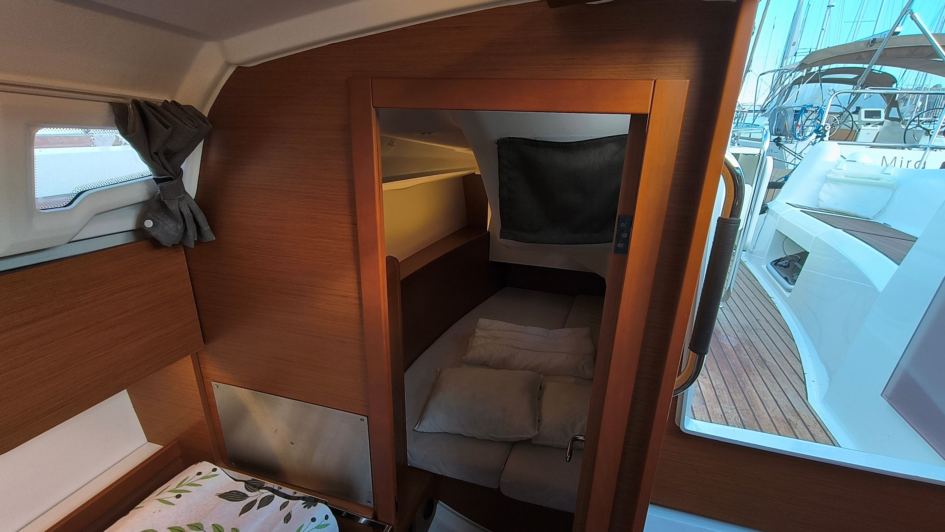 Jeanneau Sun Odyssey 349 | Ana