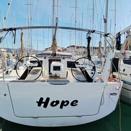Dufour 390 | Hope