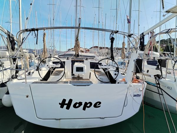Dufour 390 | Hope