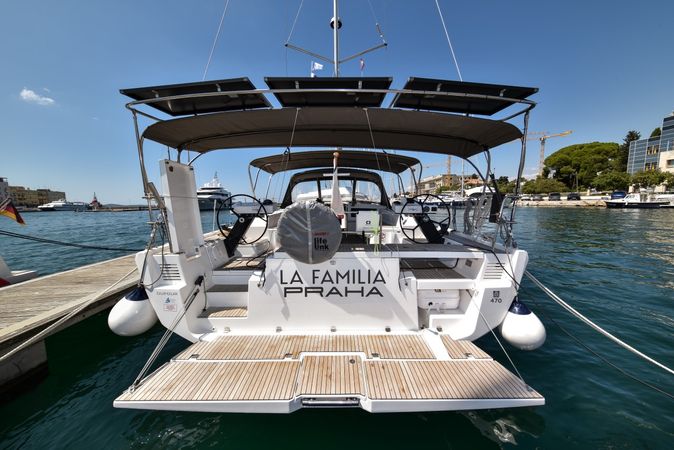 Dufour 470 | La Familia