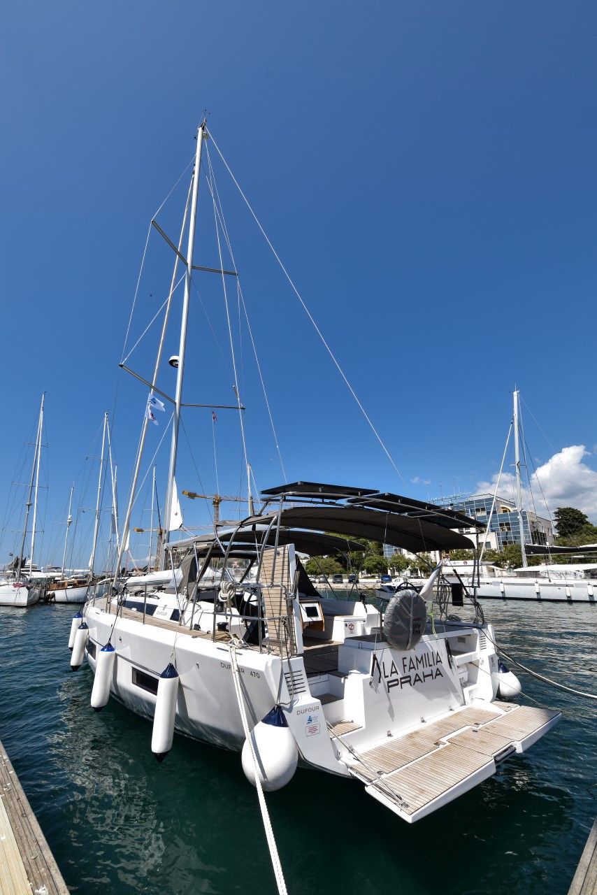 Dufour 470 | La Familia
