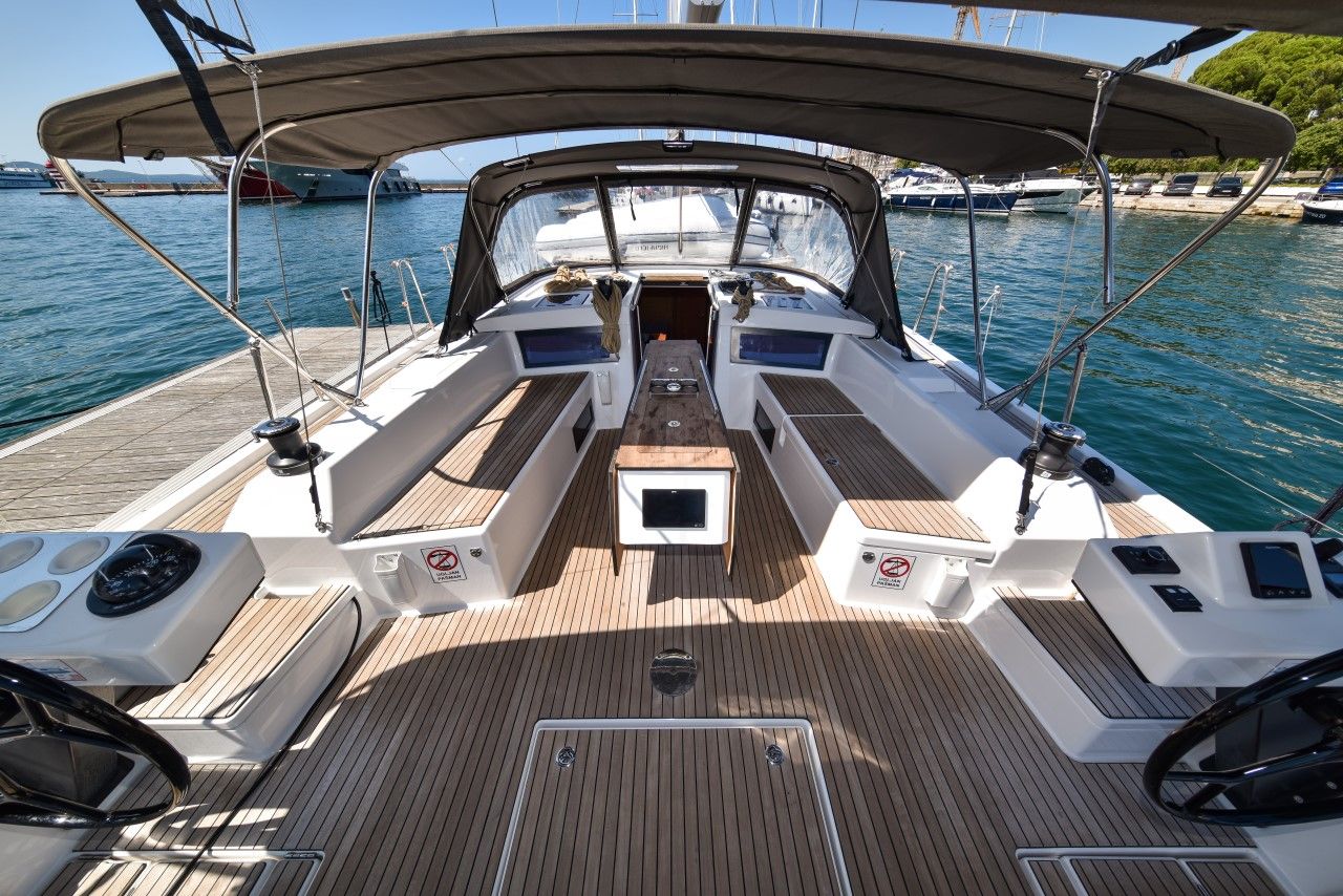 Dufour 470 | La Familia