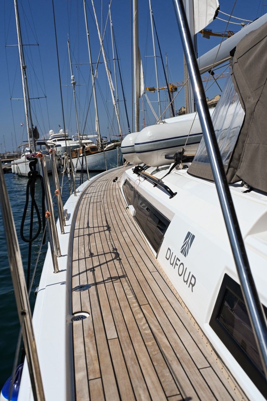 Dufour 470 | La Familia