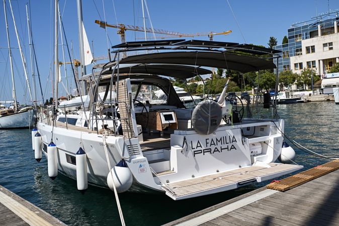 Dufour 470 | La Familia