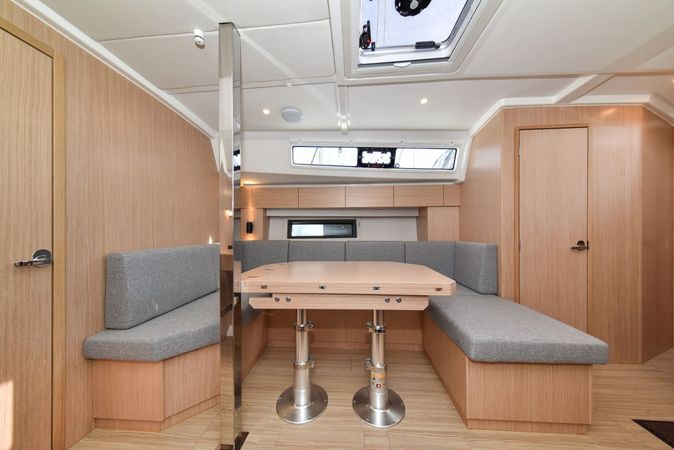 Bavaria C42 | Mauvic