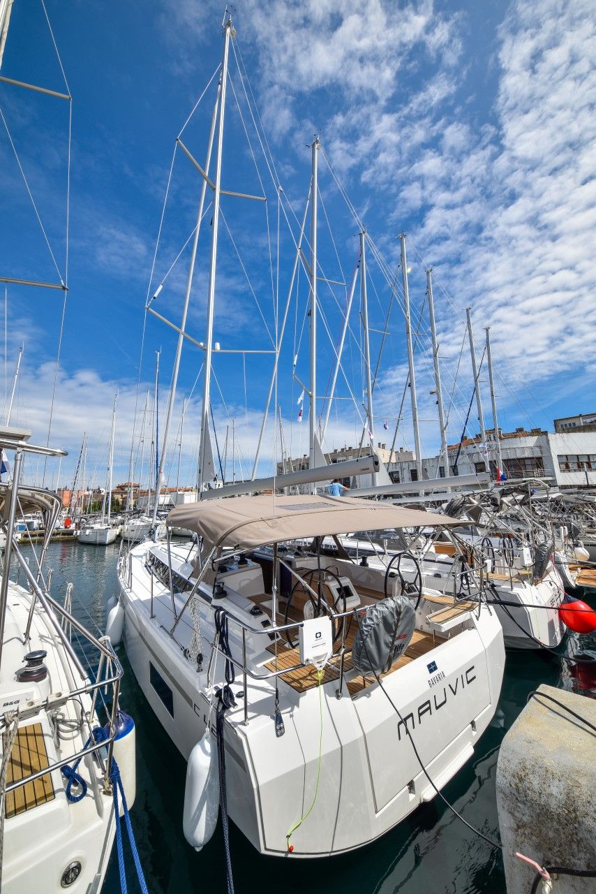 Bavaria C42 | Mauvic