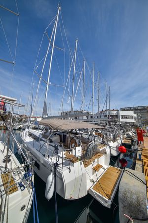Bavaria C42 | Mauvic