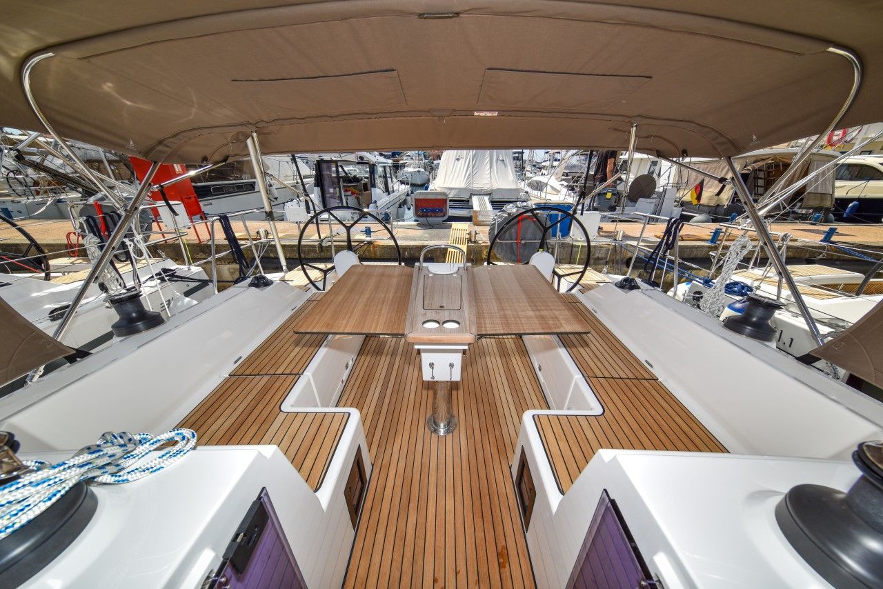 Bavaria C42 | Mauvic