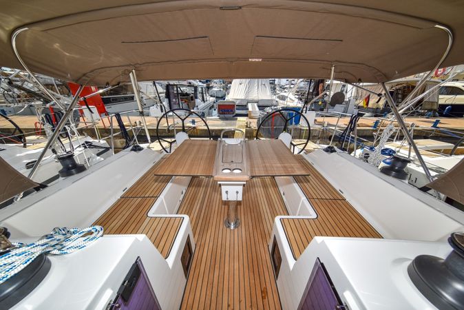 Bavaria C42 | Mauvic