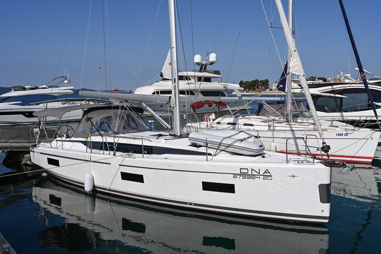 Bavaria C42 | DNA