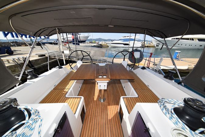 Bavaria C42 | DNA
