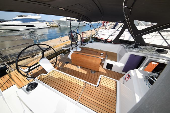 Bavaria C42 | DNA